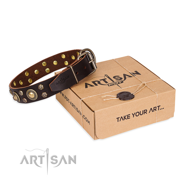 Fine quality natural genuine leather dog collar for daily use